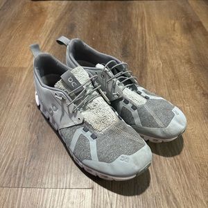 Men’s on clouds size 9